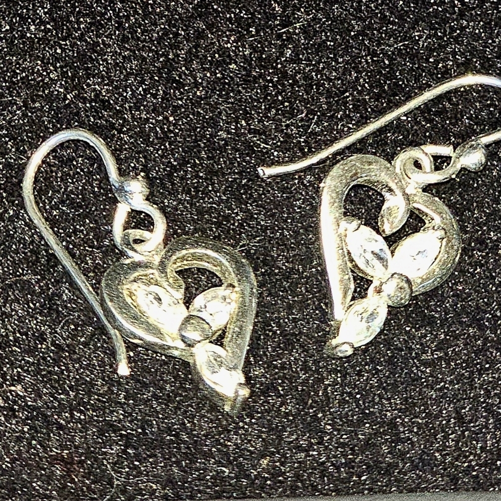 **SOLD**Heart Dangling Earrings